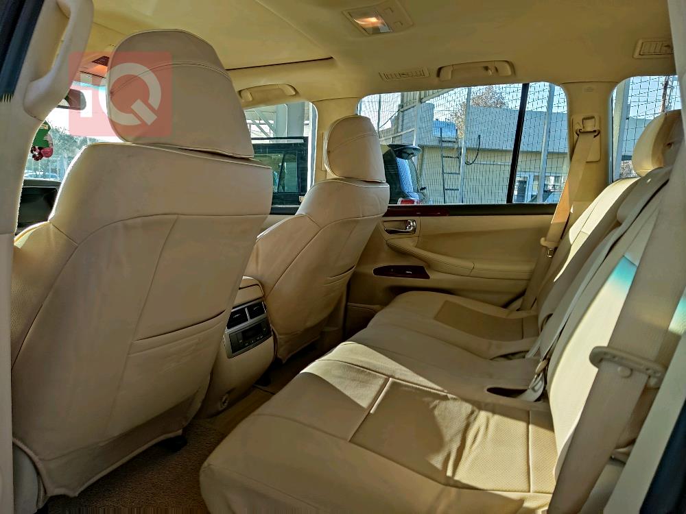 Lexus LX